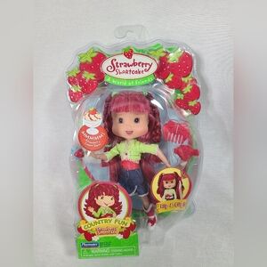 Playmates 2007 Strawberry Shortcake Doll Country Fun- NEW